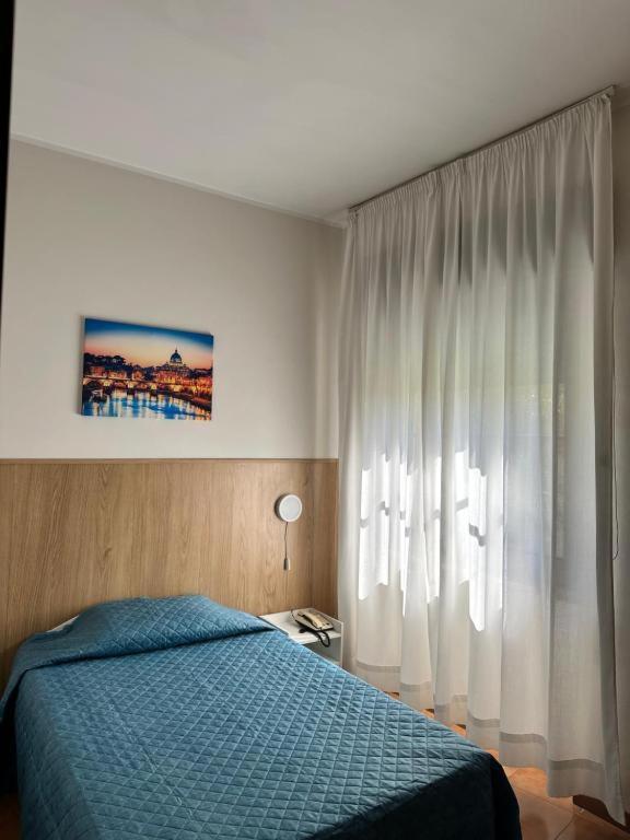 Отель Oasi Santa Rosa Рим Экстерьер фото